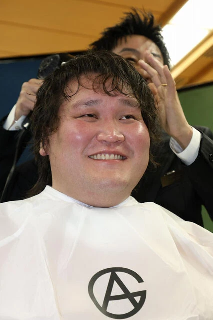 元横綱・照ノ富士が堂々引退! 白鵬はじめ、各界の著名人が駆け付けた断髪式の様子を現地レポート